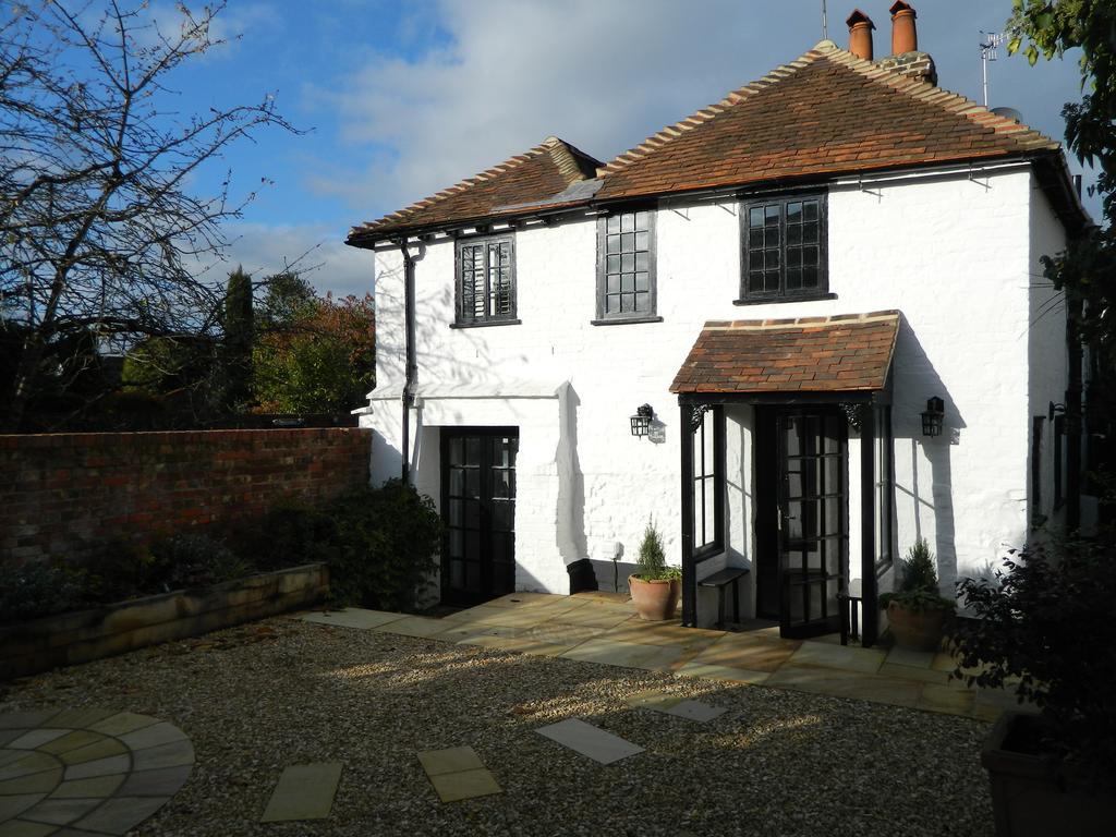Henry VIII Cottage In The Heart Of Henley Extérieur photo